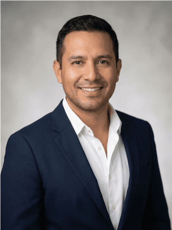 Alex Rivera, CEO InnovatIT Solutions
