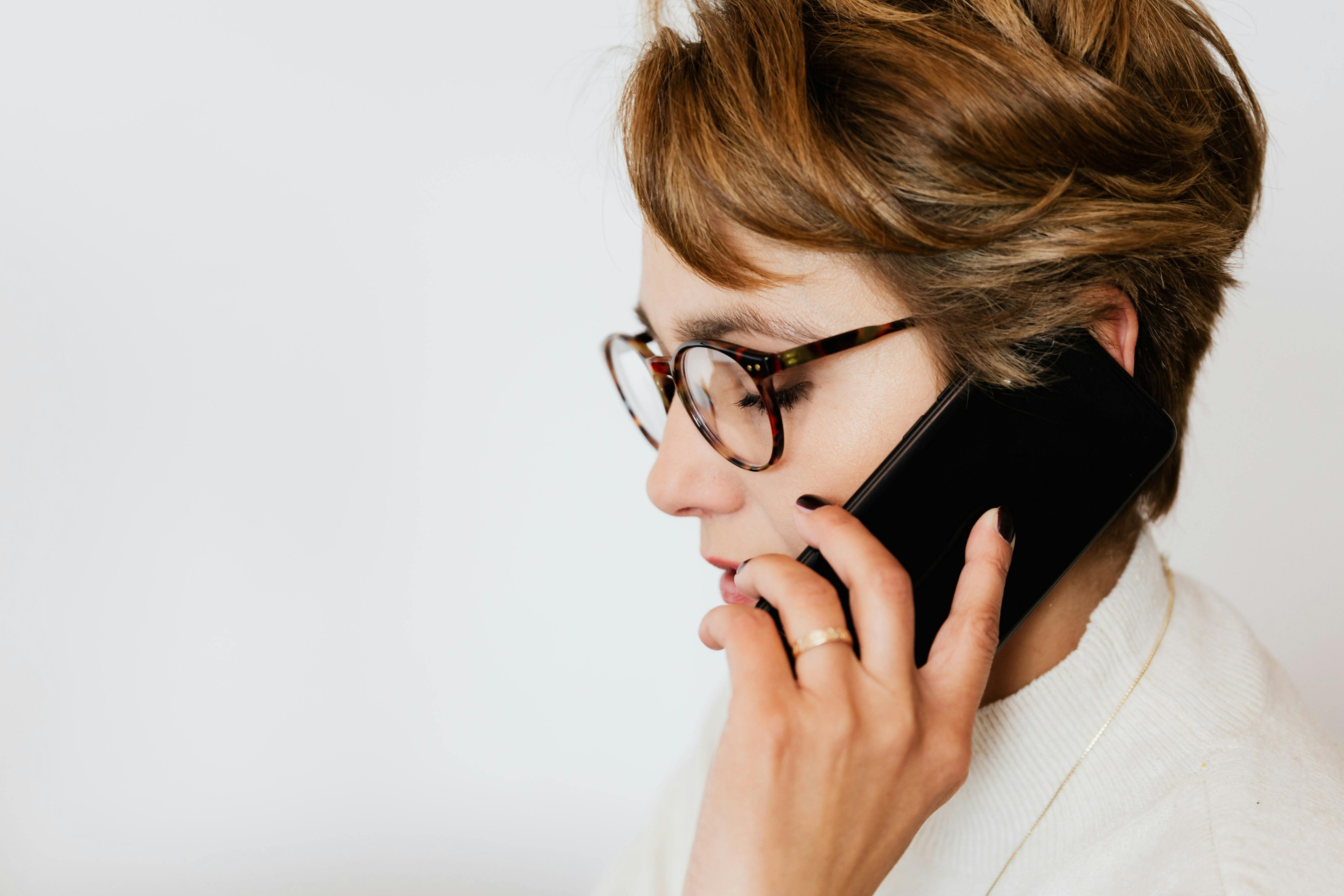 24/7 AI Answering Service for Calls, Messages, and Chat